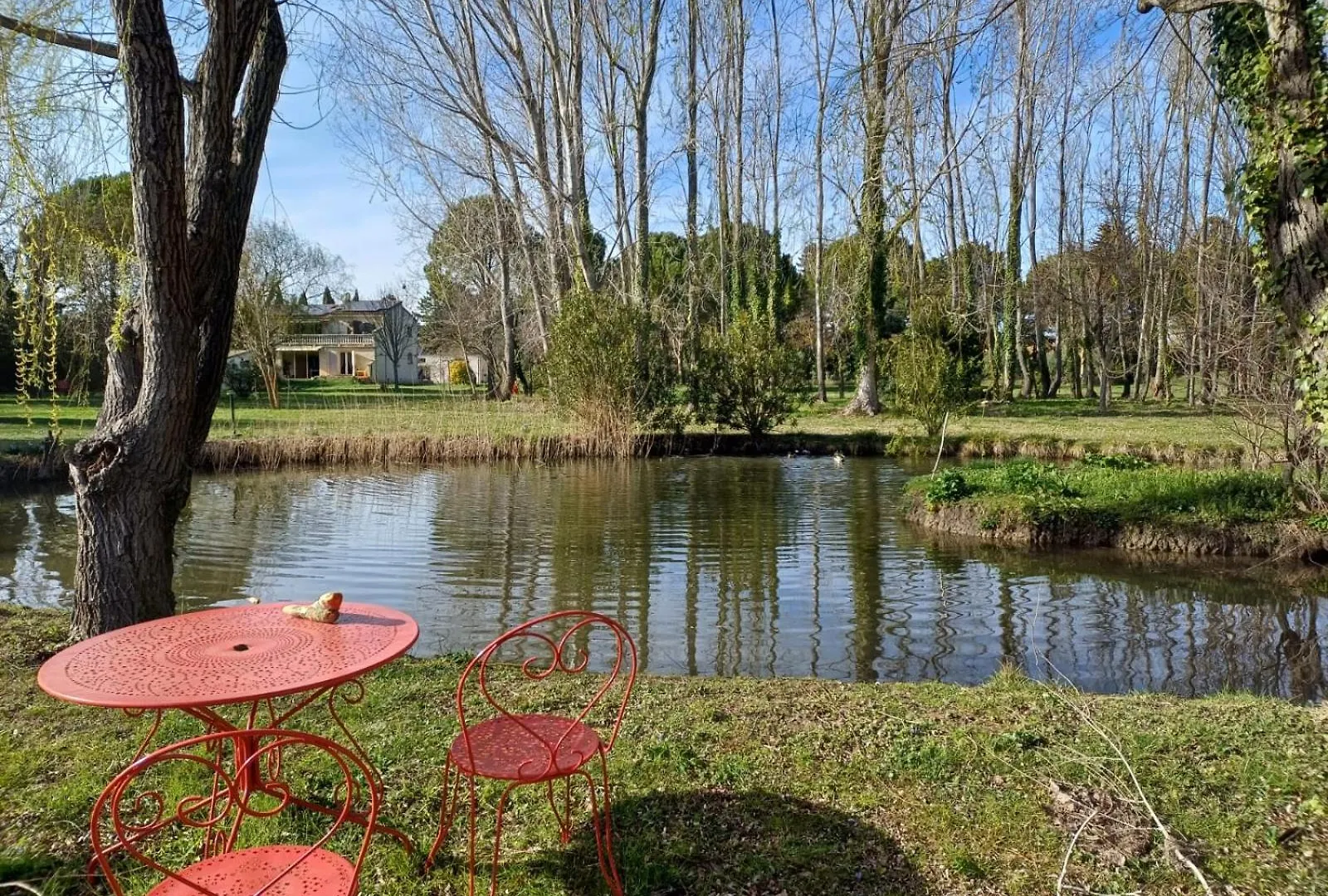 Maison Au Bord De L'Eau Le Thor